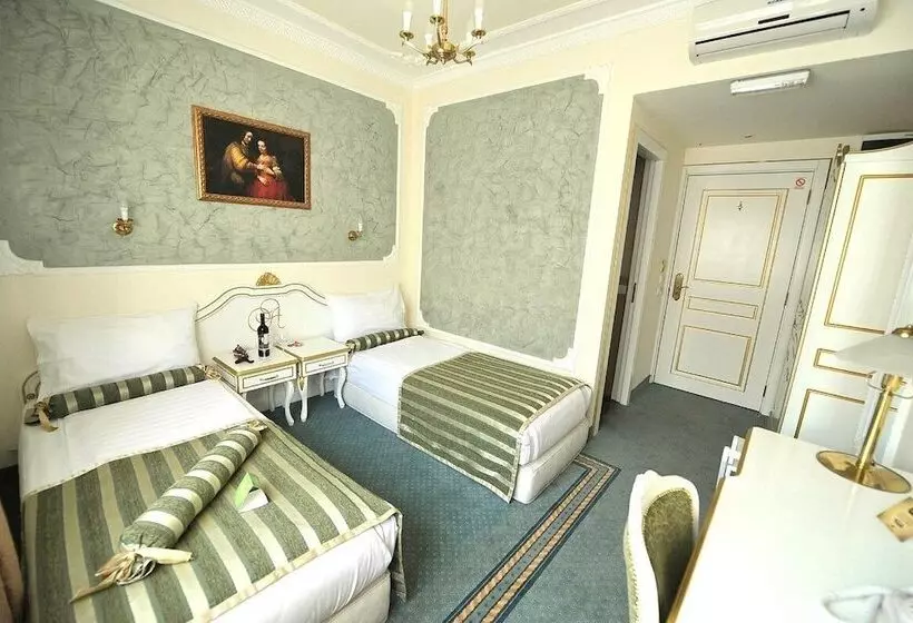 هتل Queen S Astoria Design