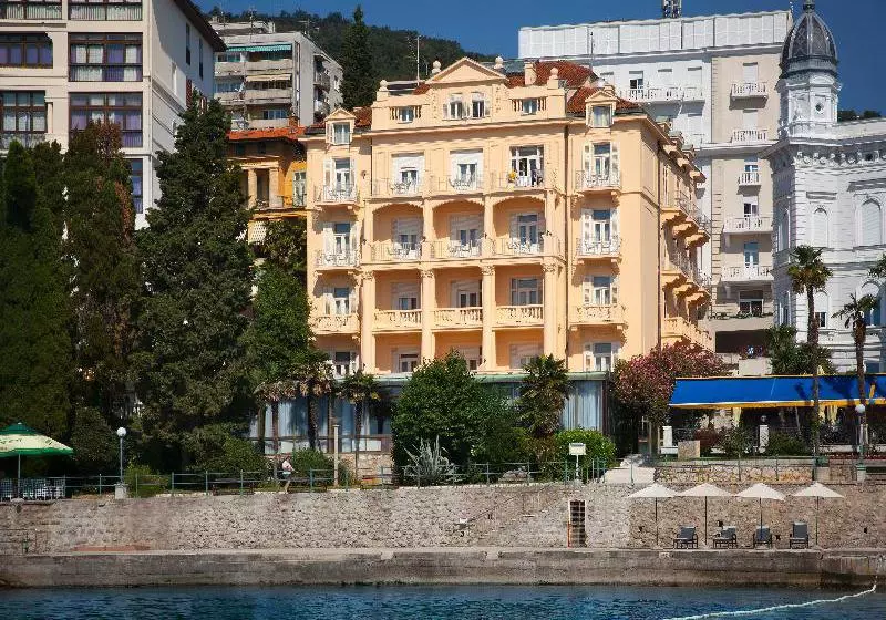 هتل Lungomare Opatija  Liburnia