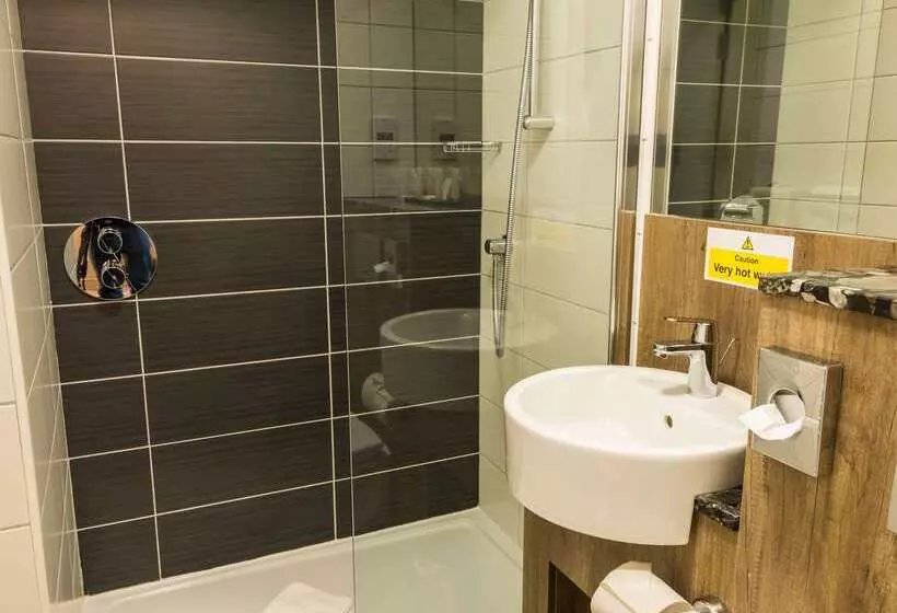 Cairn Hotel & Apartments