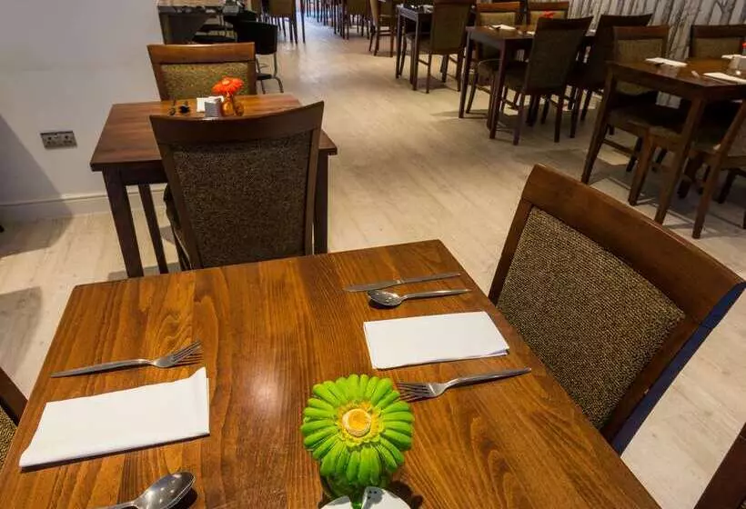 Cairn Hotel & Apartments