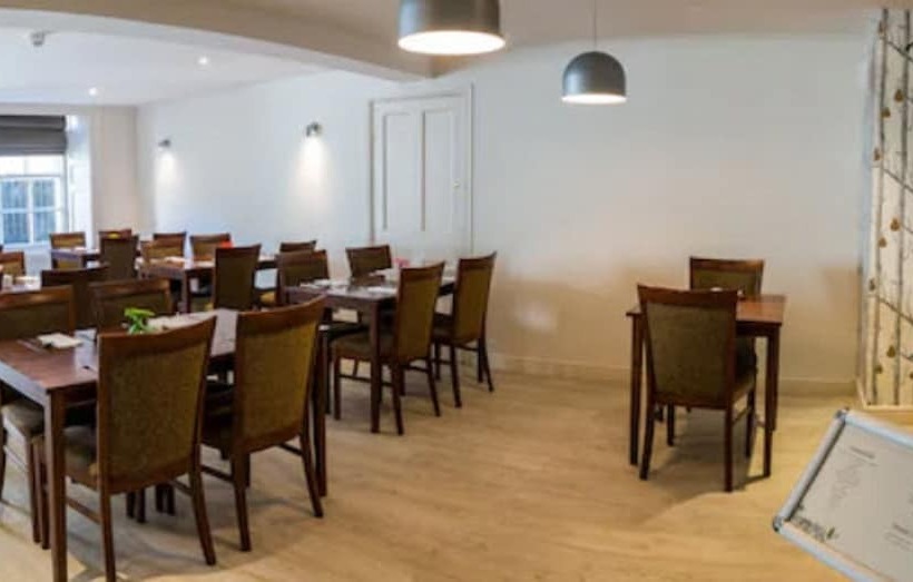 Cairn Hotel & Apartments