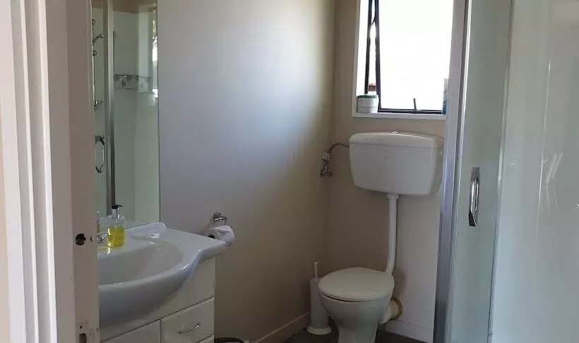 בית מלון כפרי Commodore Motor Lodge