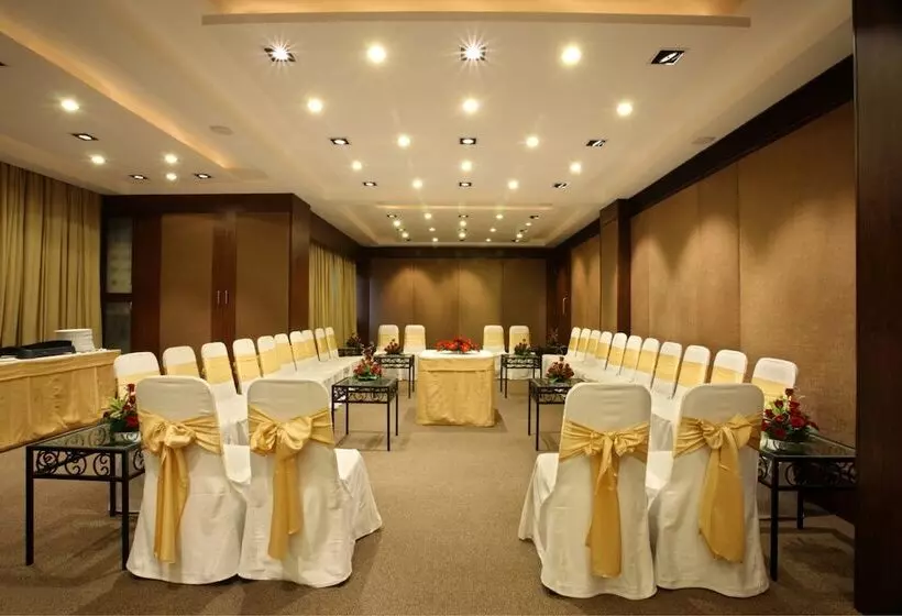 Hotel Express Towers