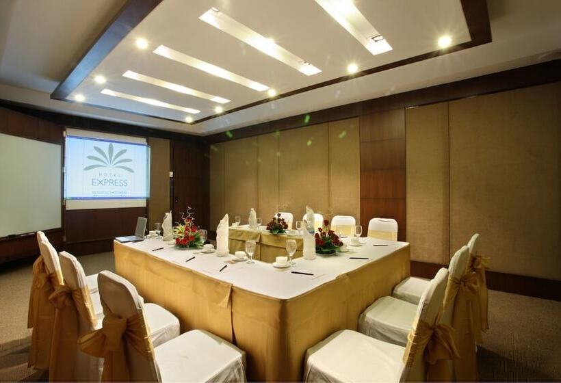 Hotel Express Towers