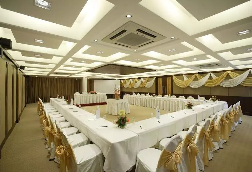 Hotel Express Towers