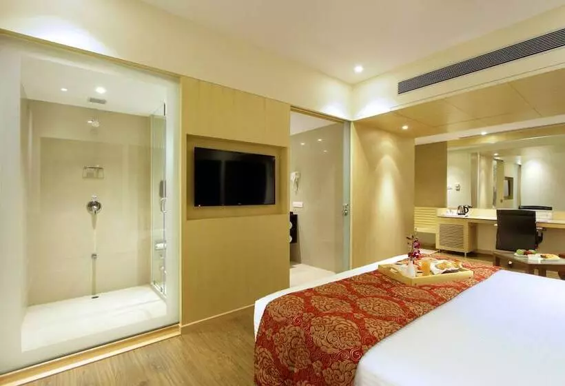 Hotel Express Towers