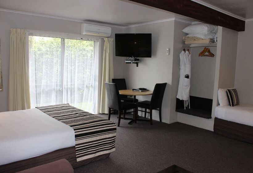 בית מלון כפרי Quality Inn Acapulco Taupo