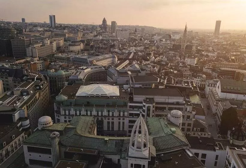 هتل Radisson Collection Grand Place Brussels
