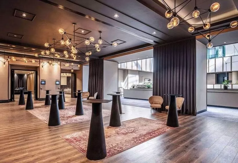 هتل Radisson Collection Grand Place Brussels