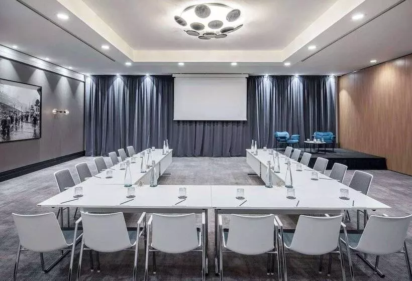 هتل Radisson Collection Grand Place Brussels