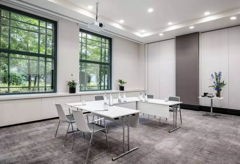 هتل Radisson Collection Grand Place Brussels