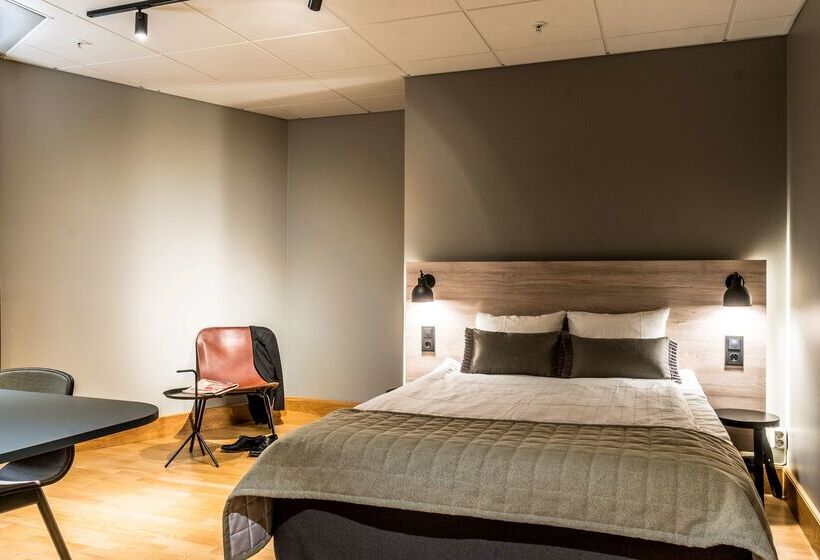 בית מלון כפרי Scandic Molndal