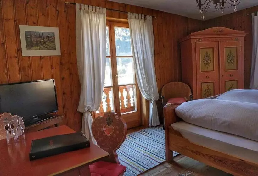 فندق Schlosswirt