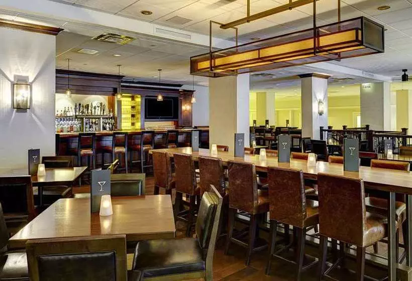 استراحتگاه Hilton Orlando Lake Buena Vista   Disney Springs® Area