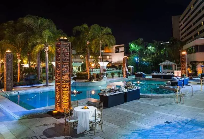 استراحتگاه Hilton Orlando Lake Buena Vista   Disney Springs® Area