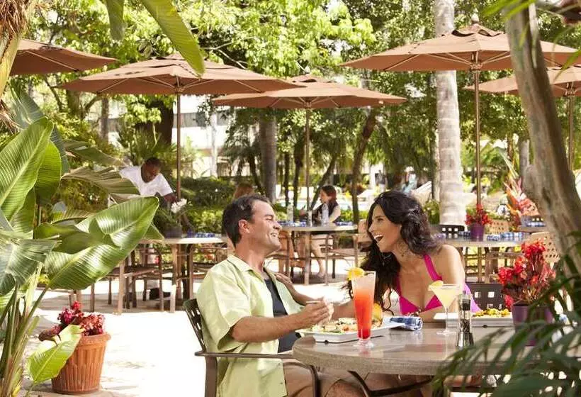 استراحتگاه Hilton Orlando Lake Buena Vista   Disney Springs® Area