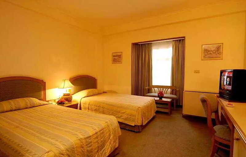 בית מלון כפרי Down Town Inn