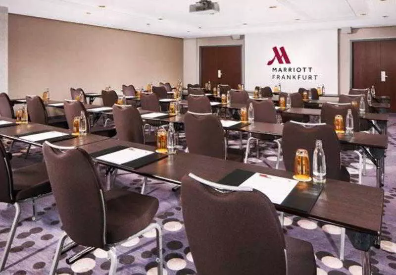 בית מלון כפרי Frankfurt Marriott