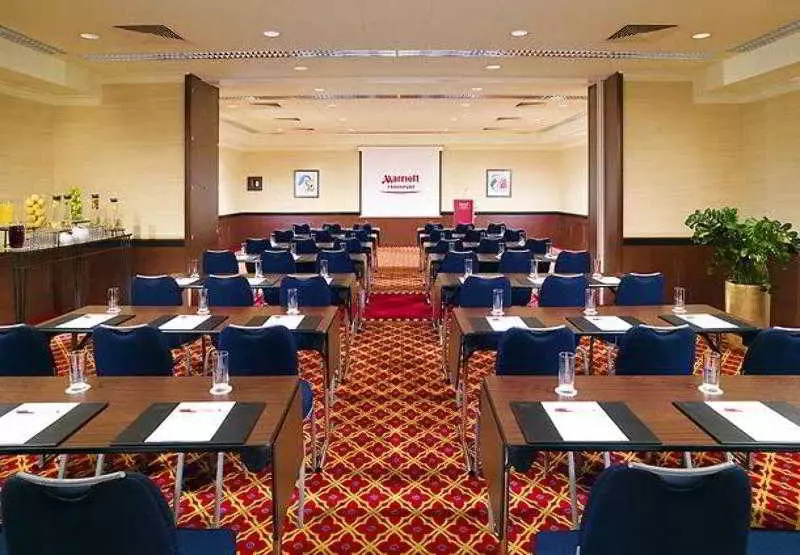 בית מלון כפרי Frankfurt Marriott