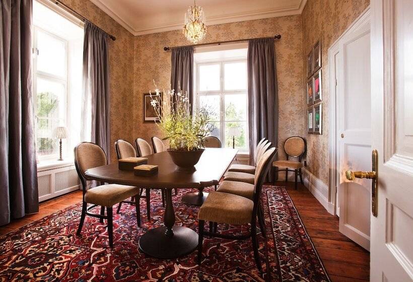 هتل Hesselby Slott