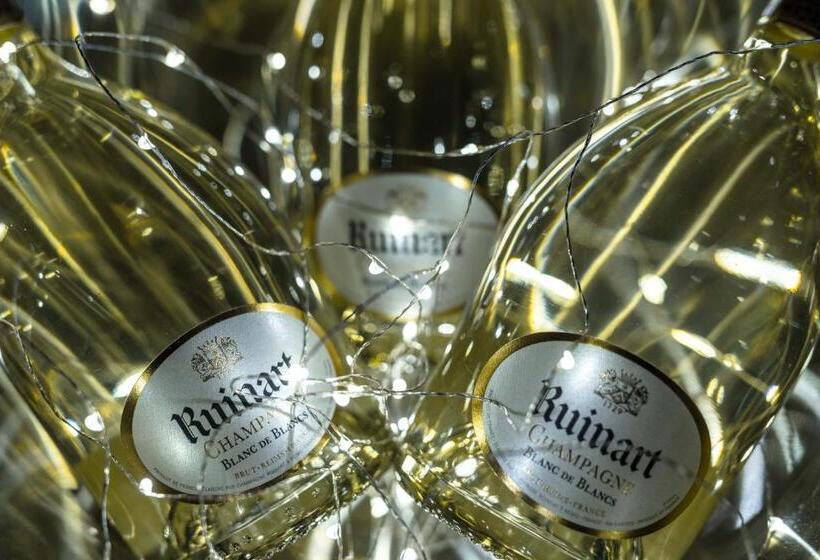 هتل Naudi Boutique Adults Only