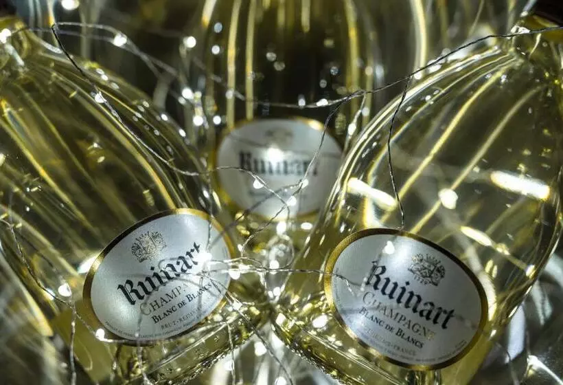 هتل Naudi Boutique Adults Only