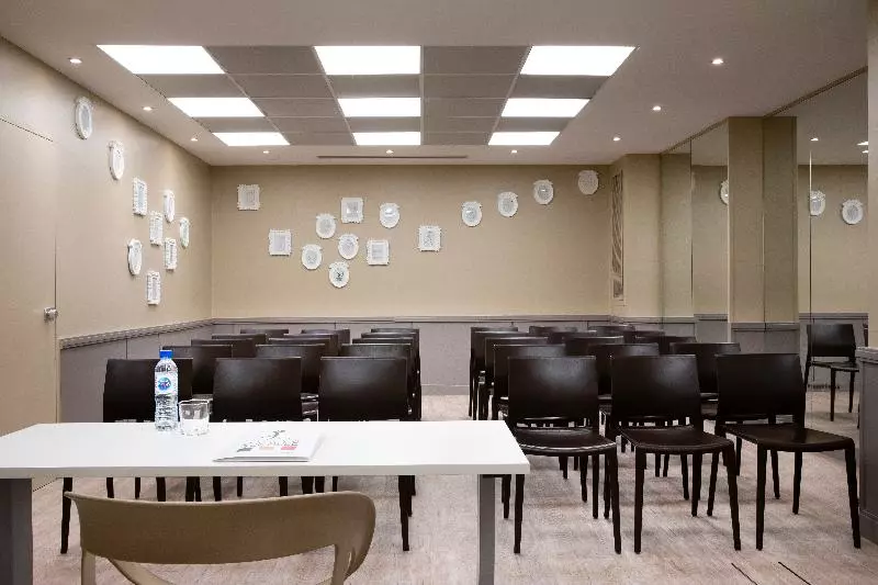 هتل Paris Bastille