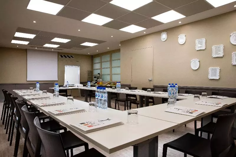 هتل Paris Bastille