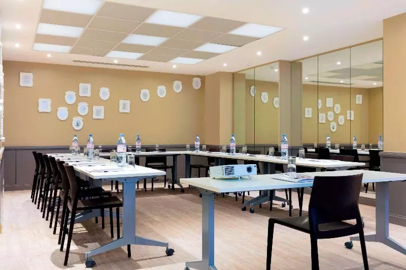 هتل Paris Bastille