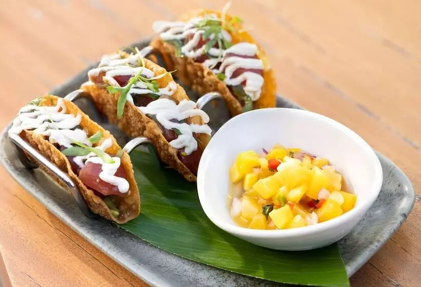 فندق The Laylow, Autograph Collection