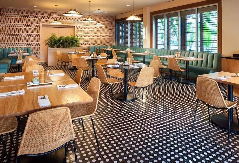 فندق The Laylow, Autograph Collection