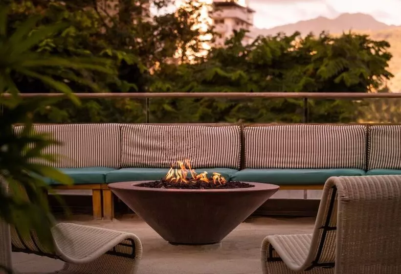 فندق The Laylow, Autograph Collection