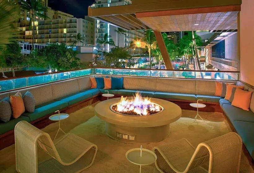 فندق The Laylow, Autograph Collection