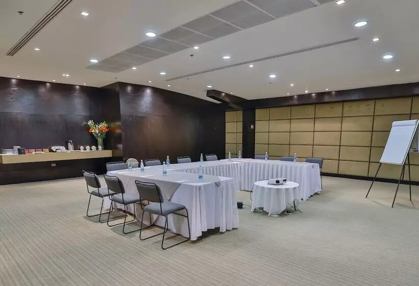 בית מלון כפרי Antaris Cintermex