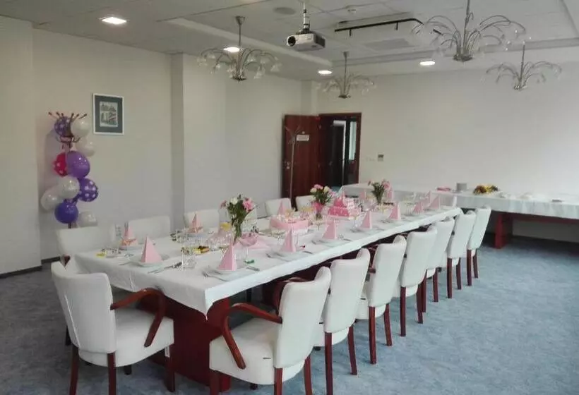 Отель Limba Ctt