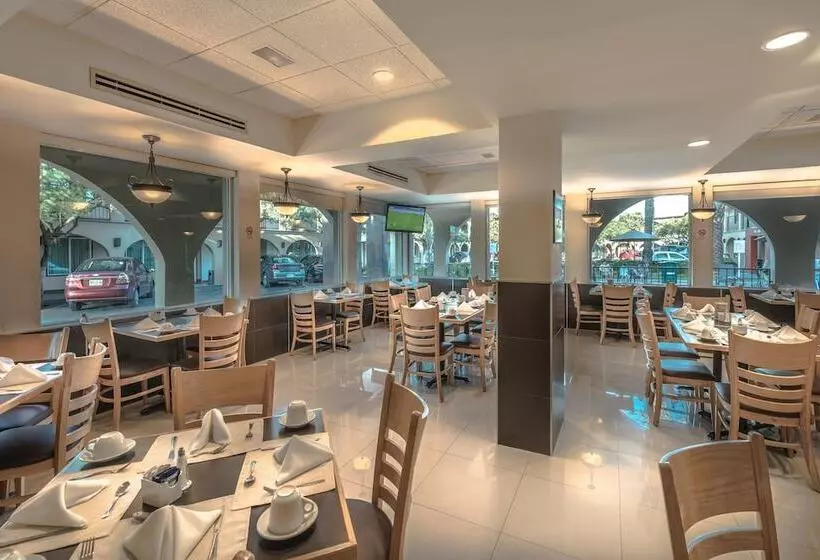 هتل Sleep Inn Monterrey Norte