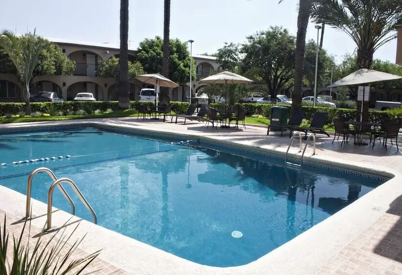 هتل Sleep Inn Monterrey Norte