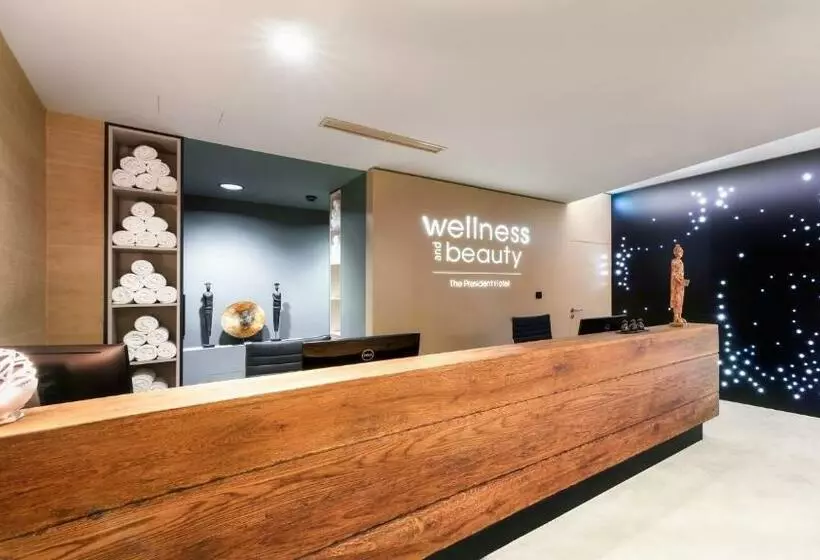 ホテル The President