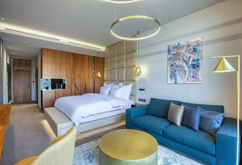 ホテル The President