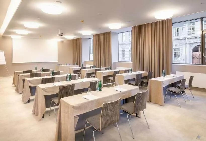 ホテル The President