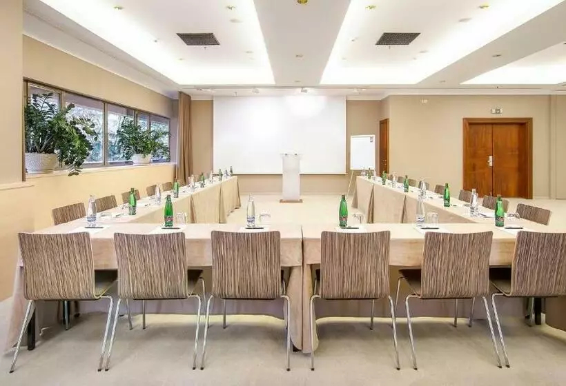 ホテル The President