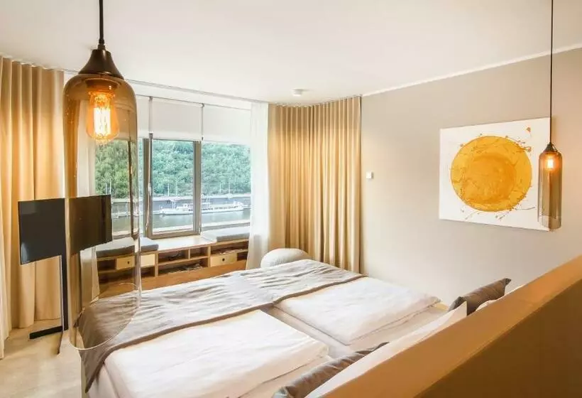 ホテル The President