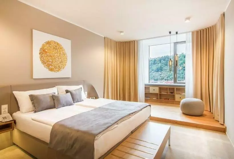 ホテル The President