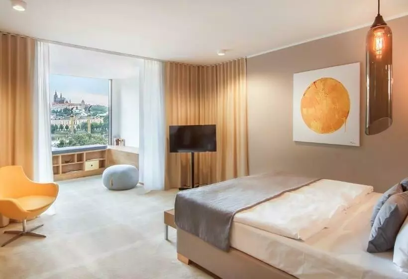 ホテル The President