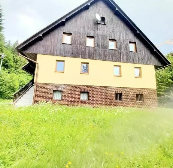 Hotelli Apartmány Za Sněžníkem