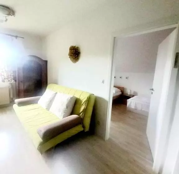 Hotelli Apartmány Za Sněžníkem