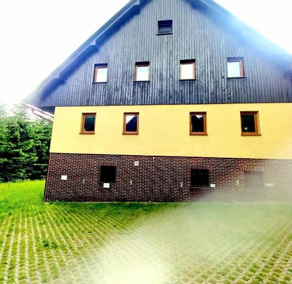 Hotelli Apartmány Za Sněžníkem