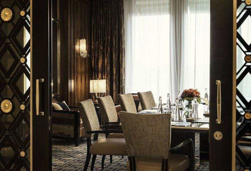 Four Seasons Hotel Jakarta