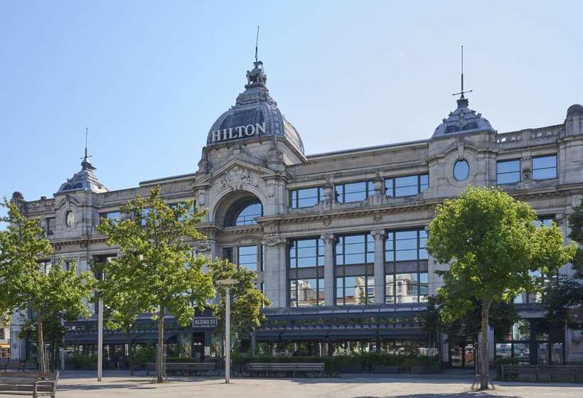 هتل Hilton Antwerp Old Town