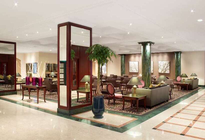 هتل Hilton Antwerp Old Town